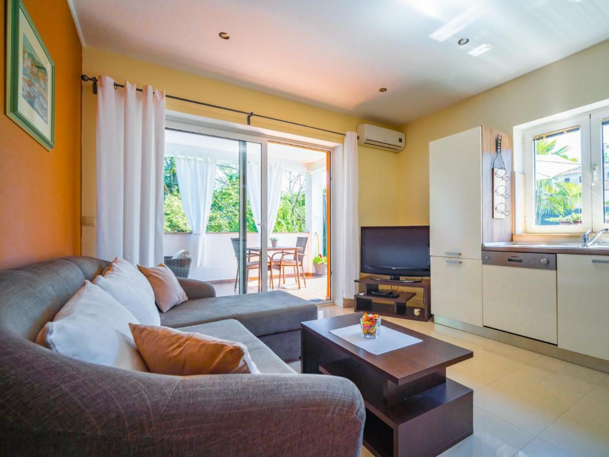 Sandra By Interhome *